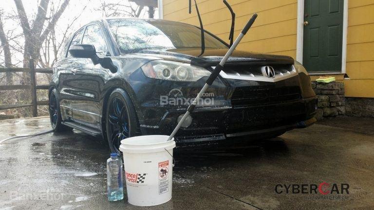10 điều tuyệt đối không nên làm khi rửa xe ô tô.
