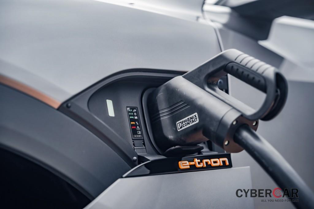 SUV điện Audi e-tron đã trở lại Việt Nam, lần này chính thức mở bán với giá khởi điểm đầy hấp dẫn ảnh 7