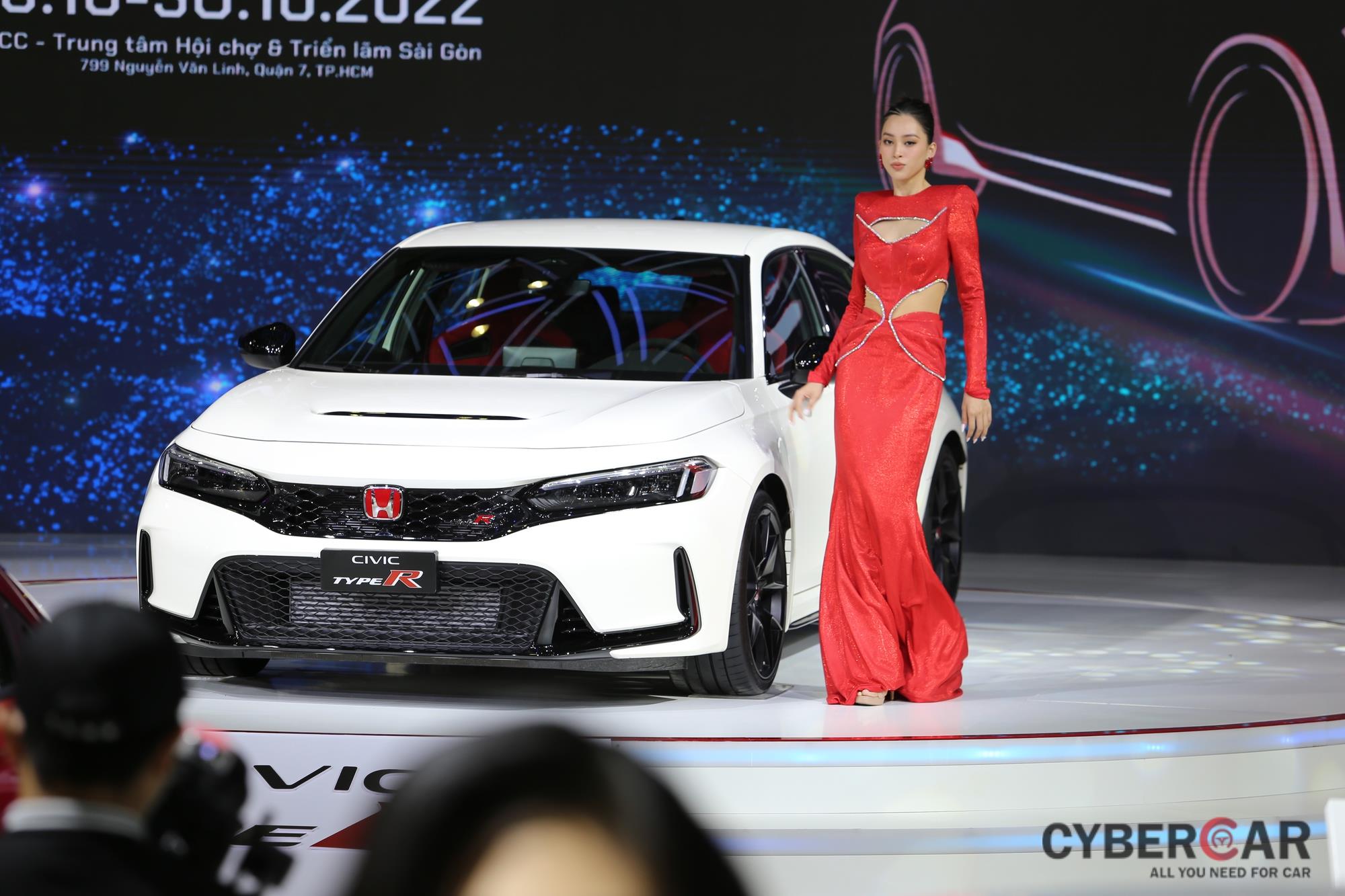 Ra mắt Honda Civic Type R 2023 tại Việt Nam: Xe thể thao kén người ''chơi'', giao xe năm sau - Ảnh 1.