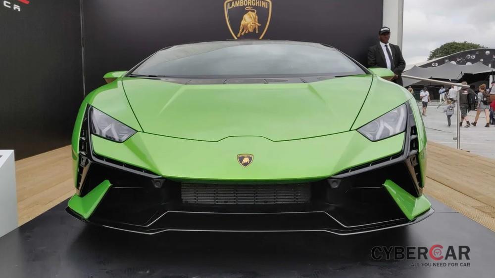 Cận cảnh thiết kế đầu xe của Lamborghini Huracan Tecnica