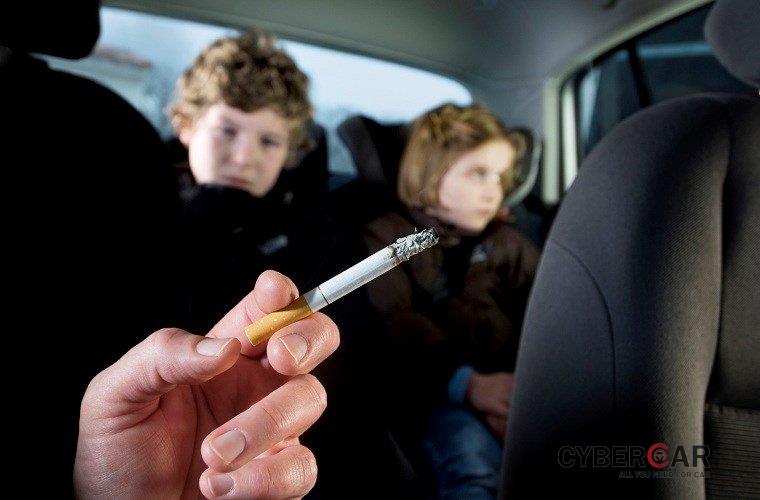 Tác hại của việc hút thuốc lá trên xe ô tô và mẹo đánh bay mùi hôi thuốc lá 3