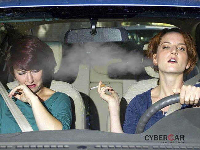 Tác hại của việc hút thuốc lá trên xe ô tô và mẹo đánh bay mùi hôi thuốc lá 4