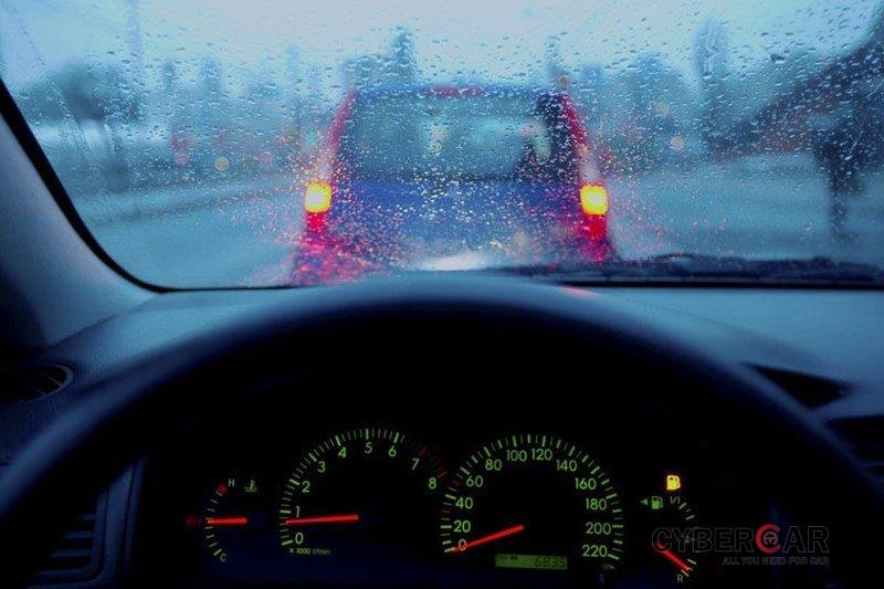 Bí kíp chăm sóc xe ô tô trong thời tiết nồm ẩm 4