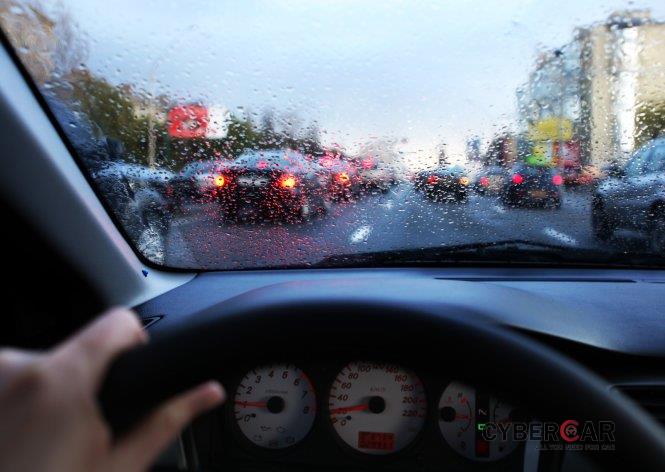 Bí quyết chăm sóc và bảo dưỡng xe ô tô trong mùa mưa 7