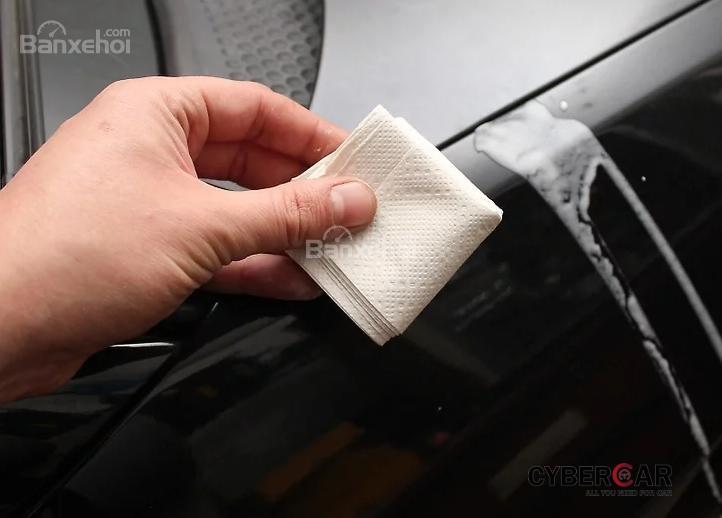 Tổng hợp các cách xử lý vết trứng vỡ trên xe ô tô