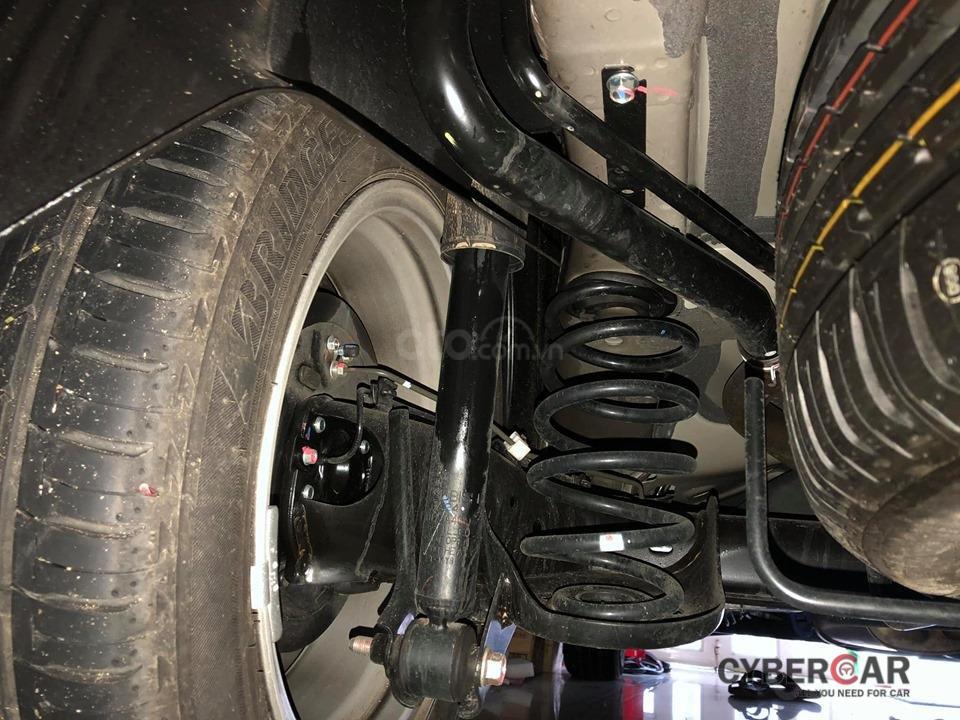 Mitsubishi Việt Nam hướng dẫn nhận biết lỗi rò rỉ dầu giảm sóc trên Xpander a5