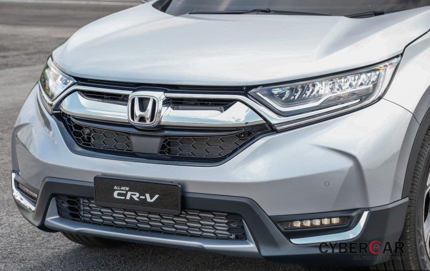 Điểm khác biệt duy nhất giữa Honda CR-V nhập Thái và Mỹ là đèn sương mù trước .