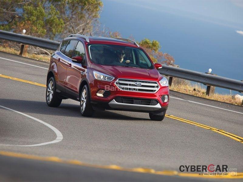 Ford Escape 2017 được đánh giá cao về an toàn từ NHTSA, IIHS.