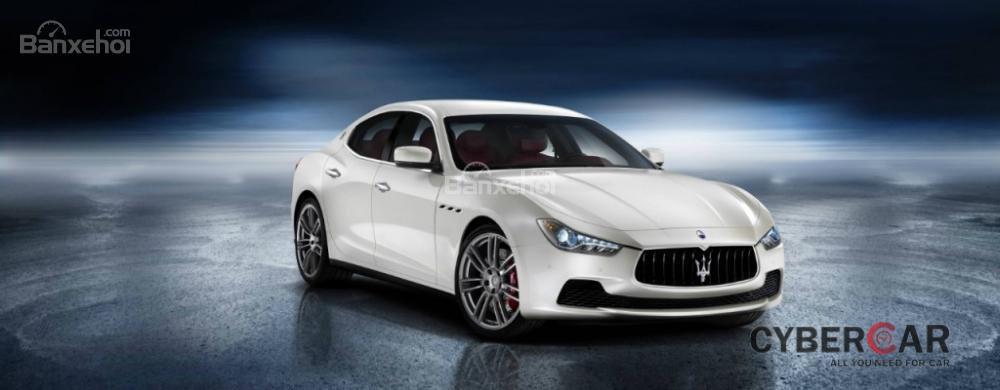 ô tô Maserati Ghibli màu trắng