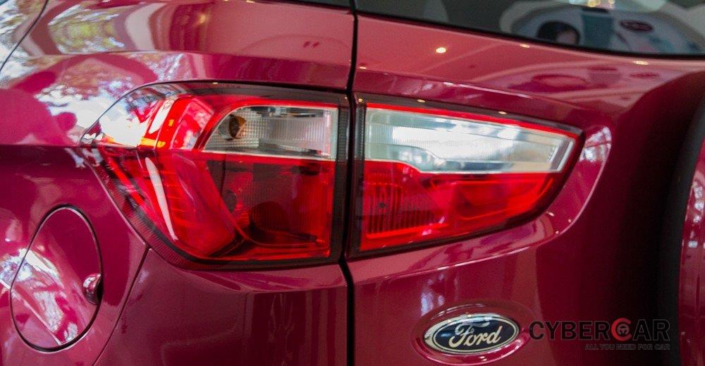 So sánh hình ảnh Ford EcoSport 2018 và bản cũ a18