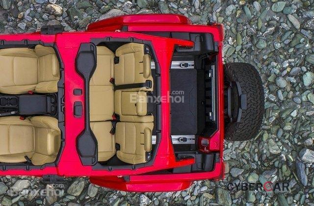 Khoang hành lý Jeep Wrangler Unlimited 2018.
