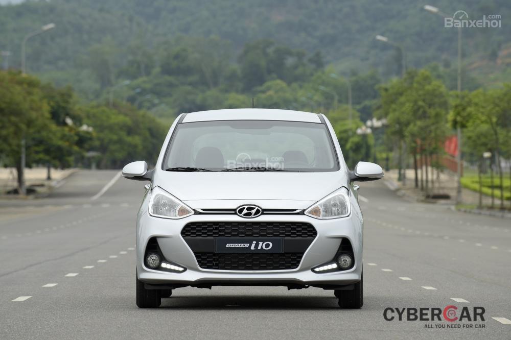 So sánh Hyundai Grand i10 và Hyundai Santro về thiết kế đầu xe a2
