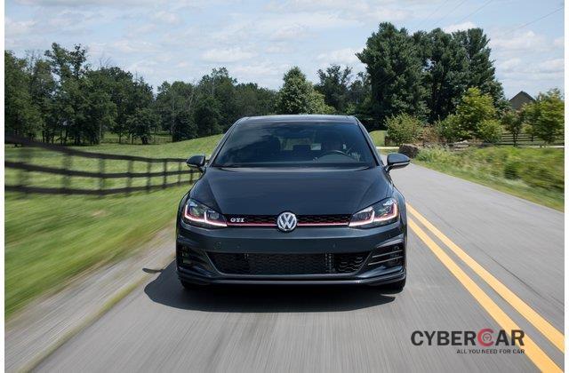 Volkswagen Golf GTI 2018 đầu xe