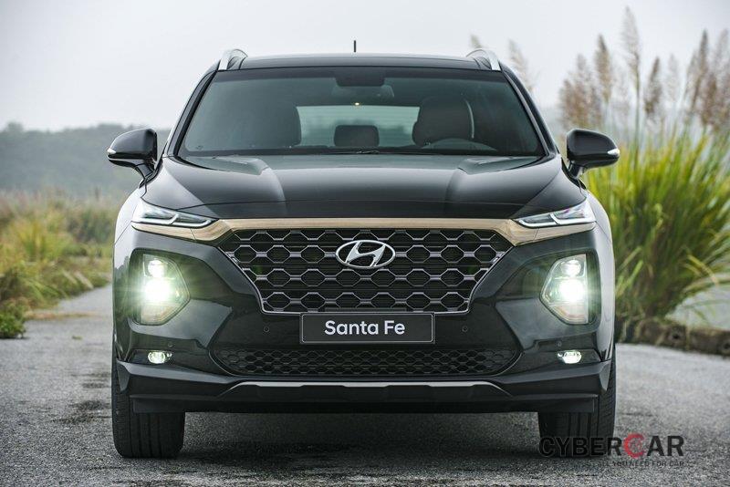 Giá lăn bánh xe Hyundai Santa Fe 2019 cao nhất hơn 1,4 tỷ đồng - Ảnh 3.