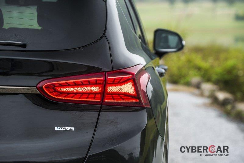 Giá lăn bánh xe Hyundai Santa Fe 2019 cao nhất hơn 1,4 tỷ đồng - Ảnh 6.