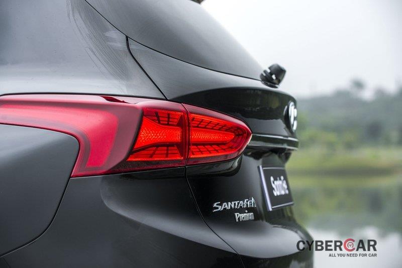 Giá lăn bánh xe Hyundai Santa Fe 2019 cao nhất hơn 1,4 tỷ đồng - Ảnh 7.