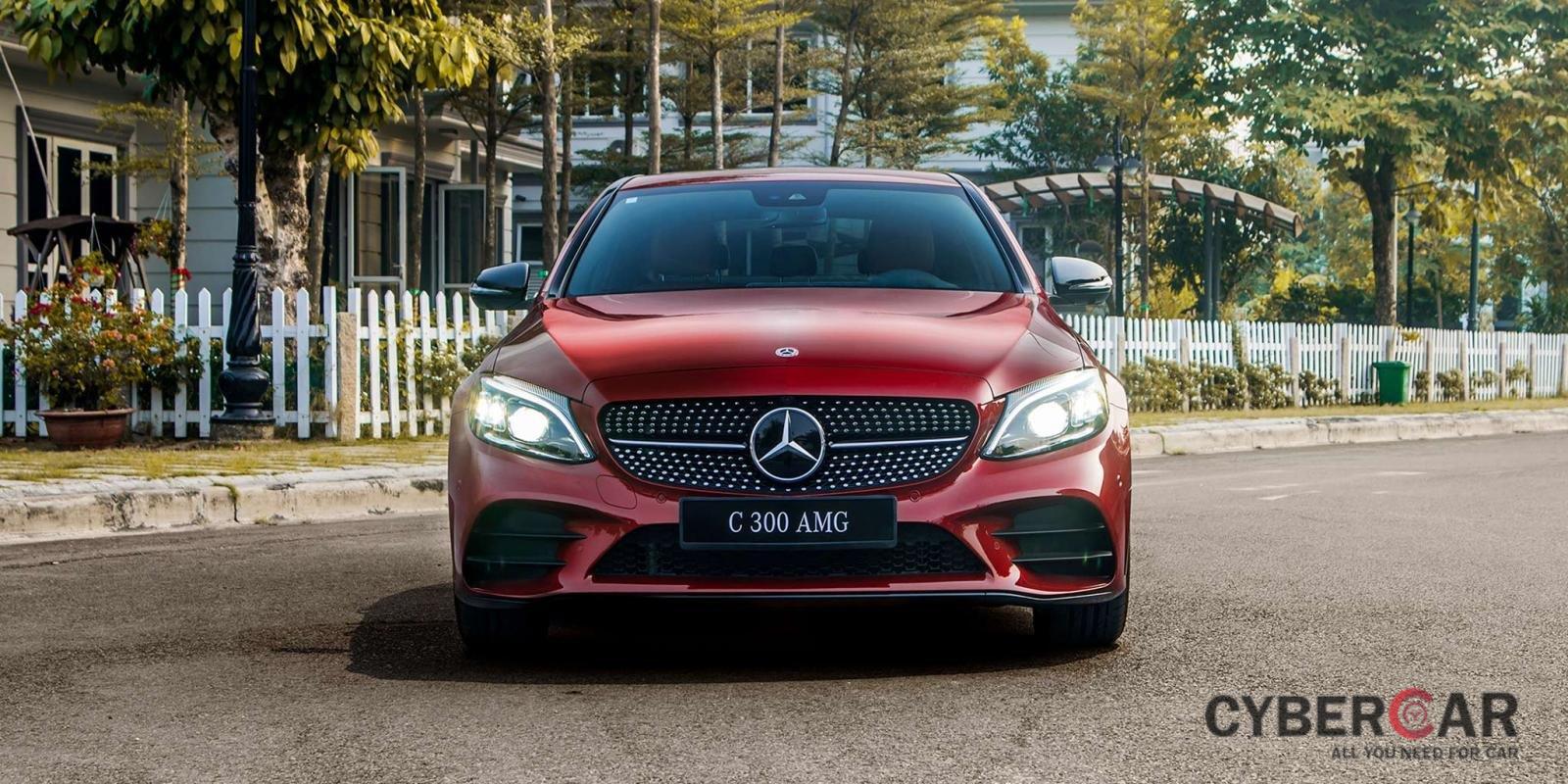Giá lăn bánh xe Mercedes-Benz C-Class 2019 vừa ra mắt Việt Nam a3