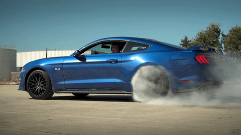 Ưu nhược điểm Ford Mustang 2019: Êm ái khi cầm lái