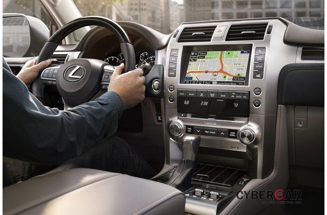 Bảng táp-lô xe Lexus GX 2020.