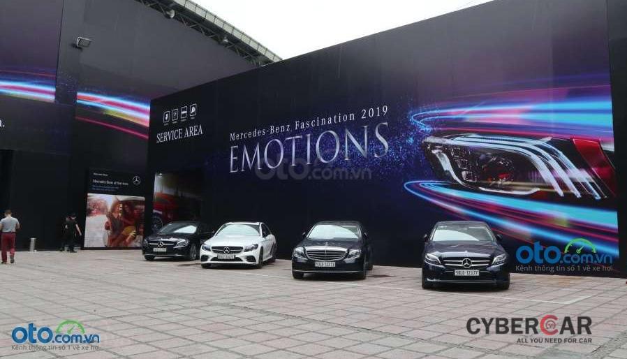 Giá lăn bánh xe Mercedes-Benz E-Class 2019 mới ra mắt khách Việt 1a