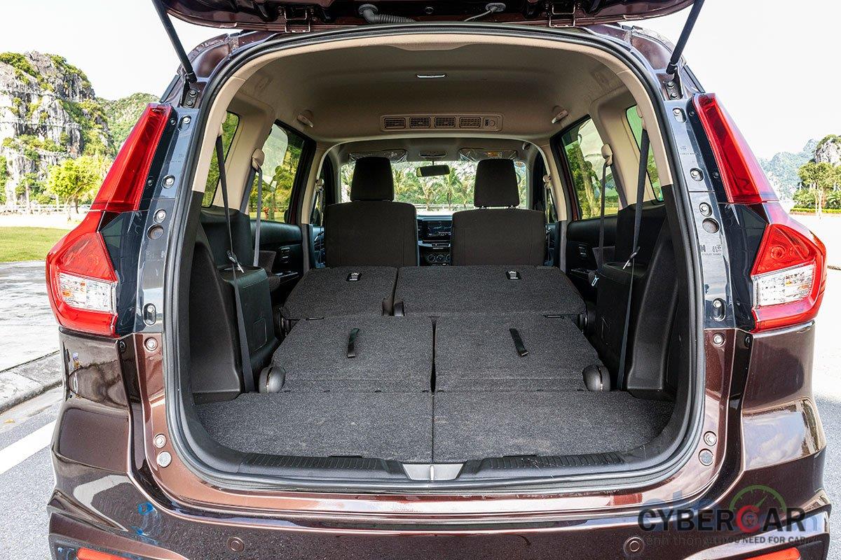 Đánh giá xe Suzuki Ertiga 2019: Khoang hành lý khi gập hàng ghế thứ 2.