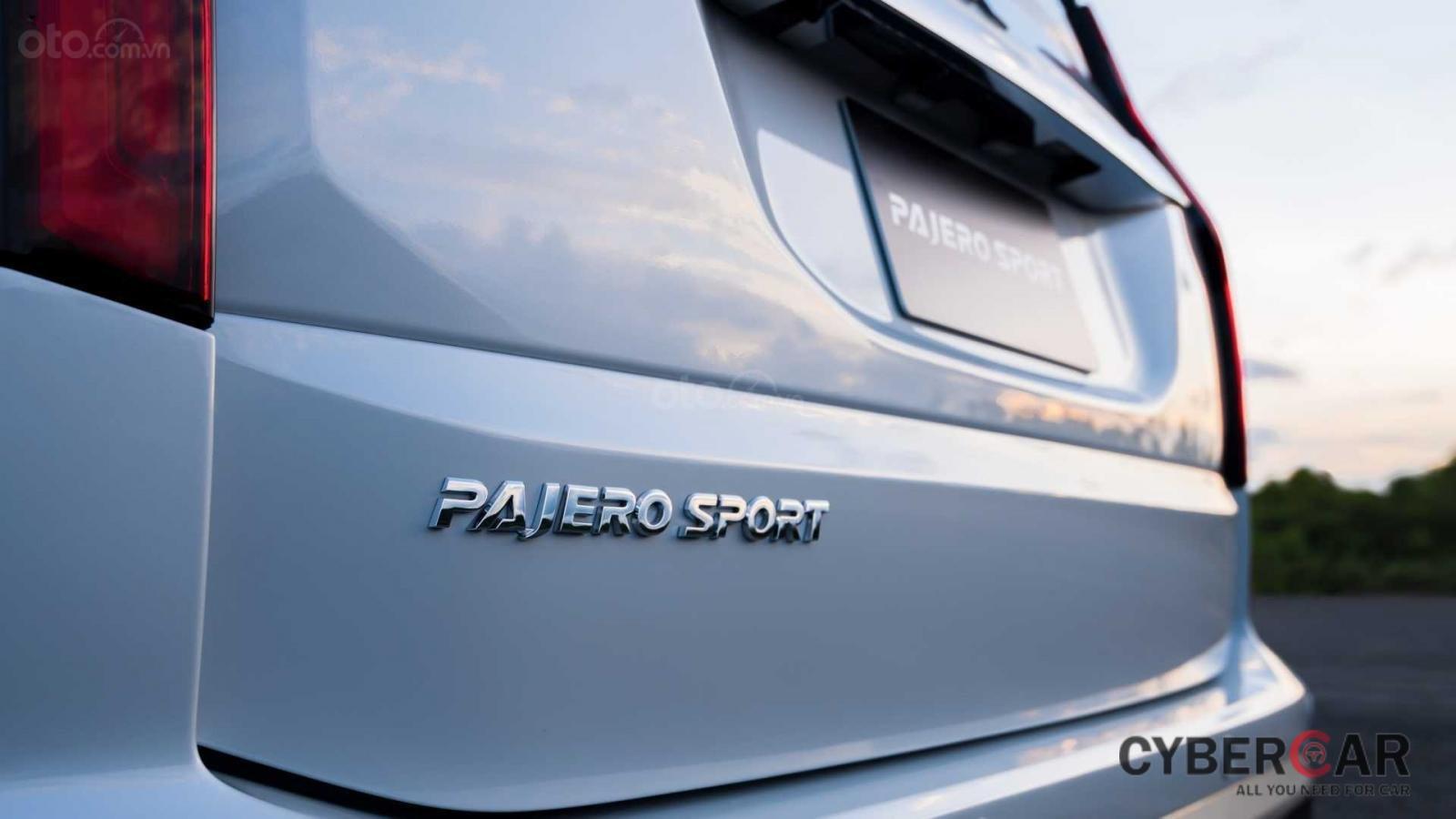Nhìn nhanh điểm mới của Mitsubishi Pajero Sport 2020 so với bản cũ qua ảnh a15