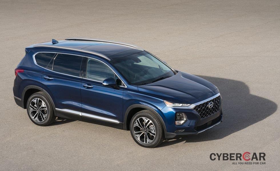 2. Hyundai Santa Fe SE 2020.