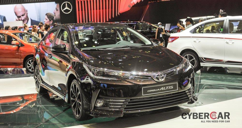 Chi tiết bảng giá phụ kiện chính hãng của Toyota Corolla Altis mới nhất.