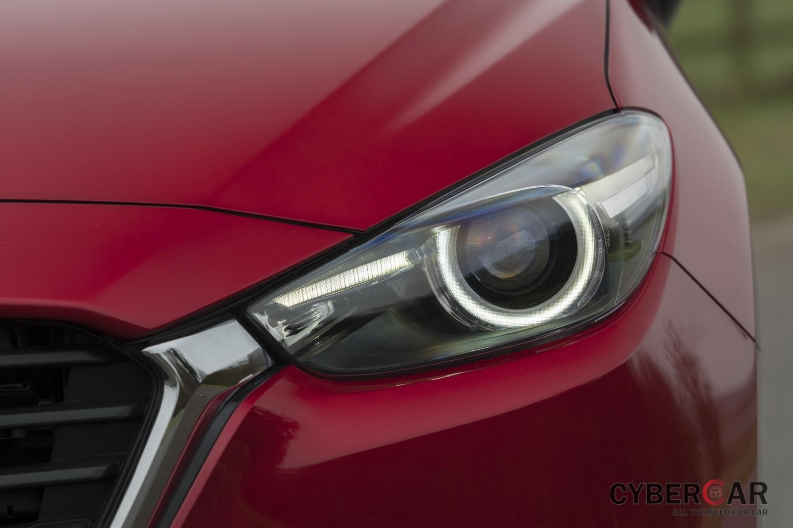 So sánh qua ảnh xe Mazda 3 Sport 2020 và đời cũ a4