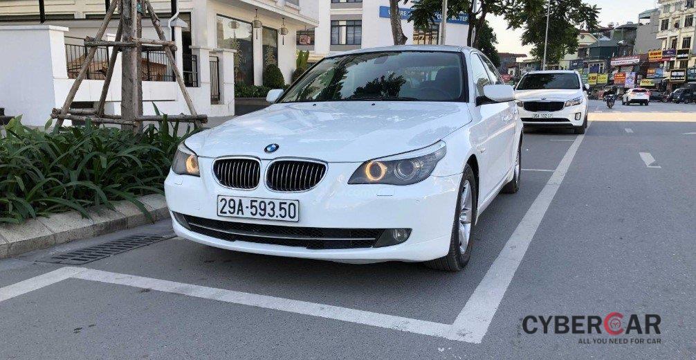 BMW 5-Series đời 2009: Giá 555 triệu đồng.