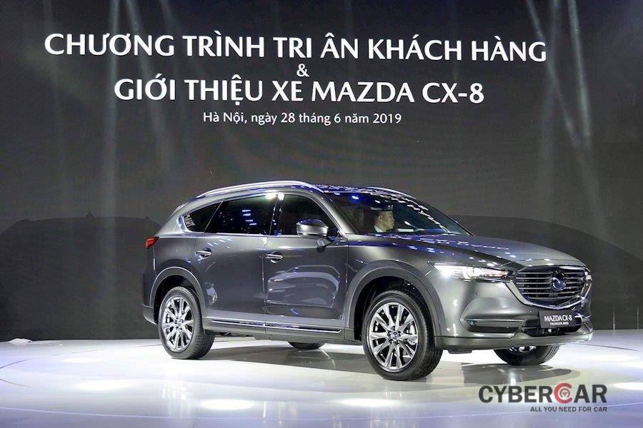 Mazda CX-8 sở hữu đường nét thiết kế vượt trội so với các đối thủ. 