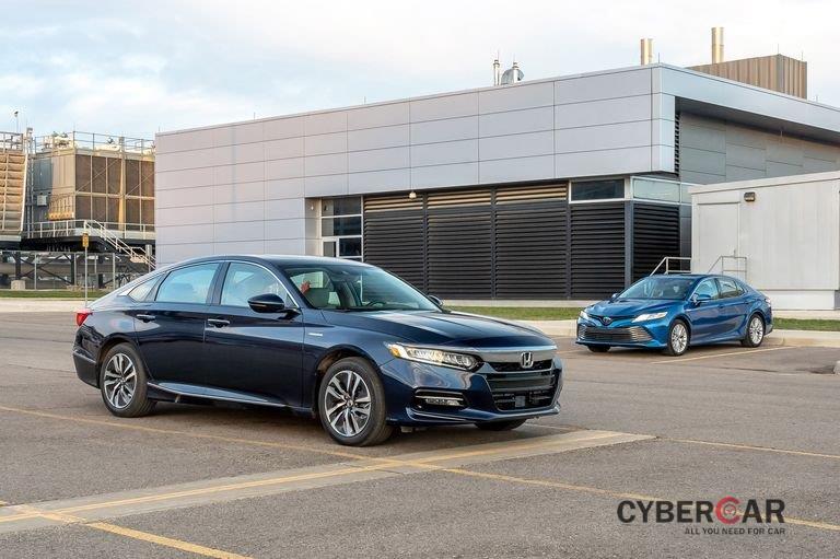 So sánh Honda Accord 2019 và Toyota Camry 2019 Hybrid