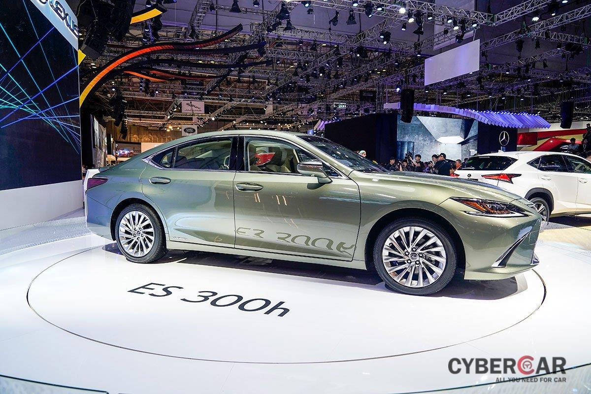 Giá lăn bánh xe Lexus ES 2020: Thấp nhất là 2,834 tỷ đồng a3