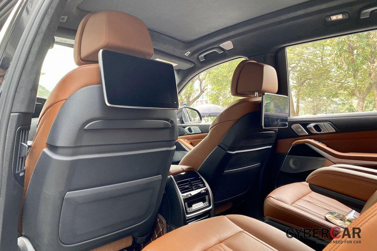 BMW X7 2019 sở hữu 2 màn hình giải trí cho hàng ghế thứ 2 1