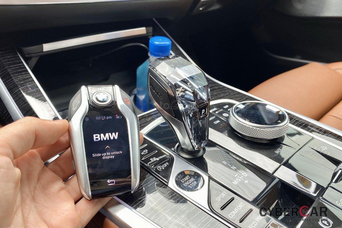 Chìa khóa Smart Key trên BMW X7 2019 1