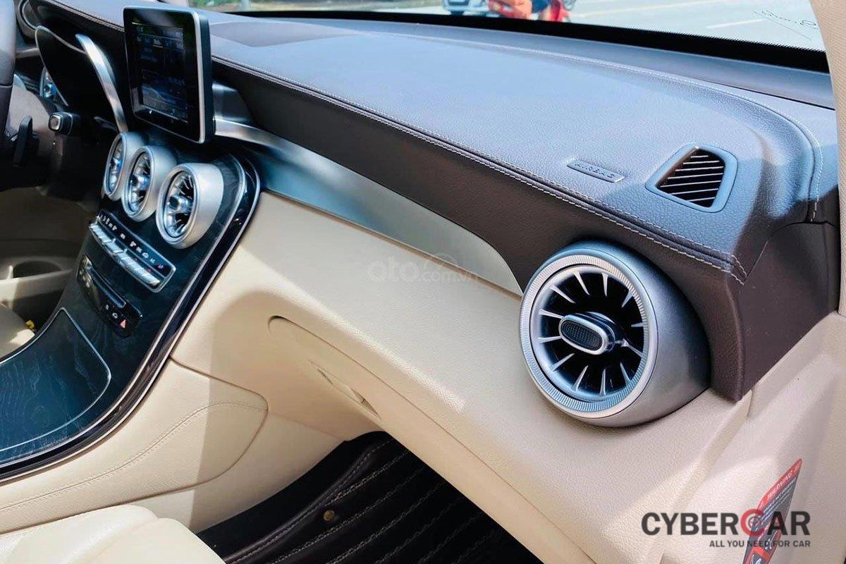 Cửa gió điều hòa xe Mercedes-Benz GLC 300 4Matic 2017 1