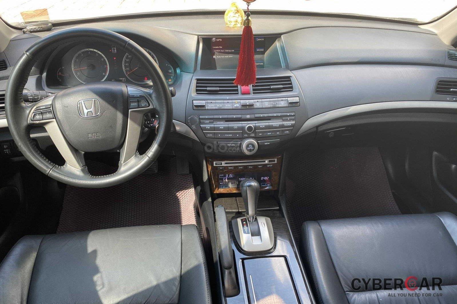 Không gian nội thất xe Honda Accord 2010 1