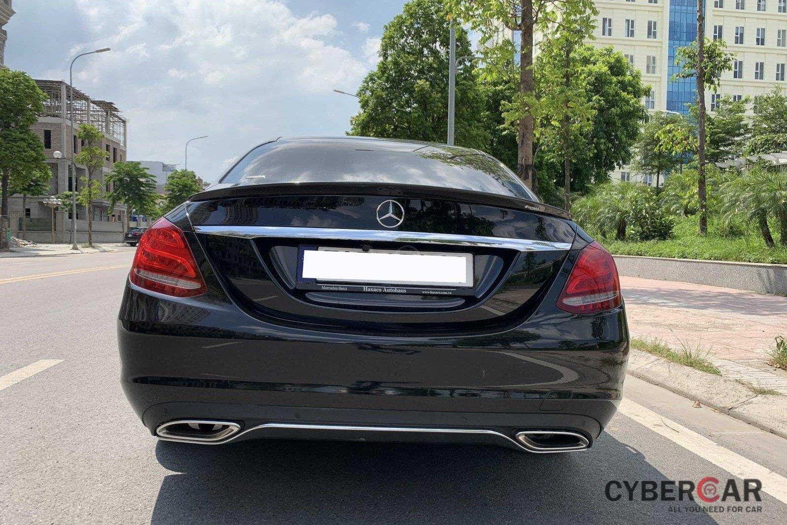 Thiết kế đuôi xe Mercedes-Benz C200 2015 1
