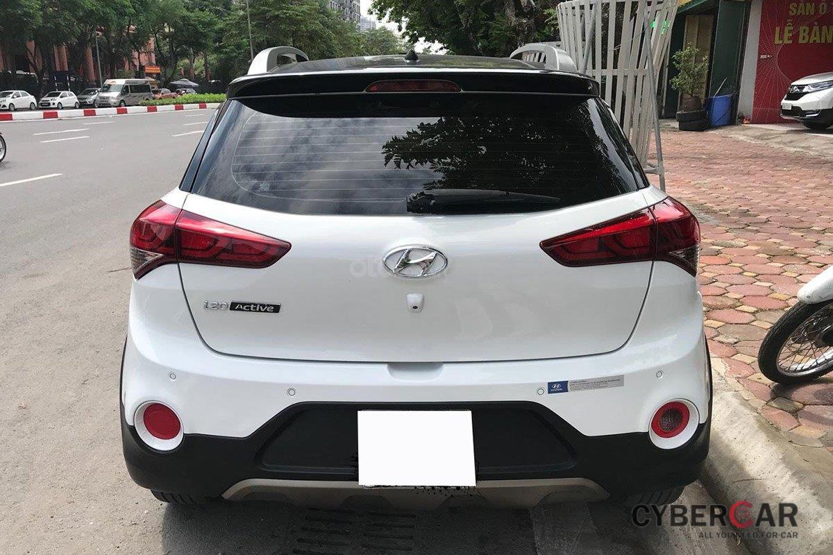 Thiết kế đuôi xe Hyundai i20 Active 2015 1