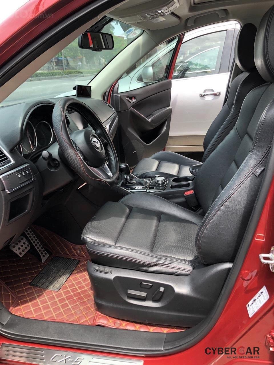 Không gian hàng ghế trước xe Mazda CX-5 2017 1