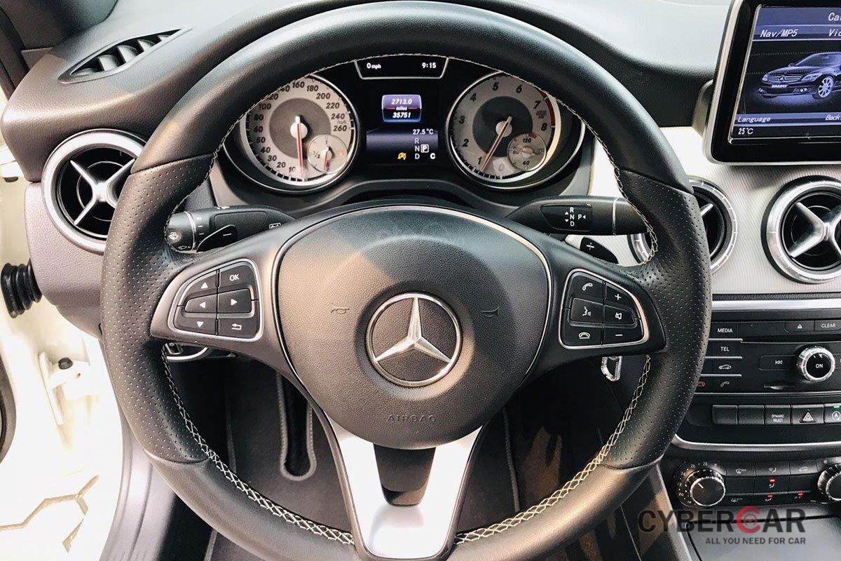 Vô lăng xe Mercedes-Benz CLA 200 2017 1