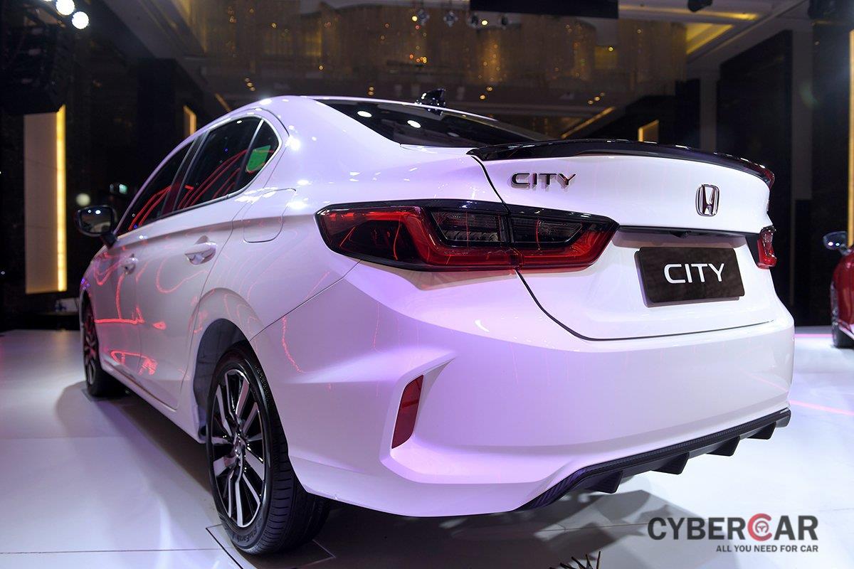 Thiết kế đuôi xe Honda City 2021.