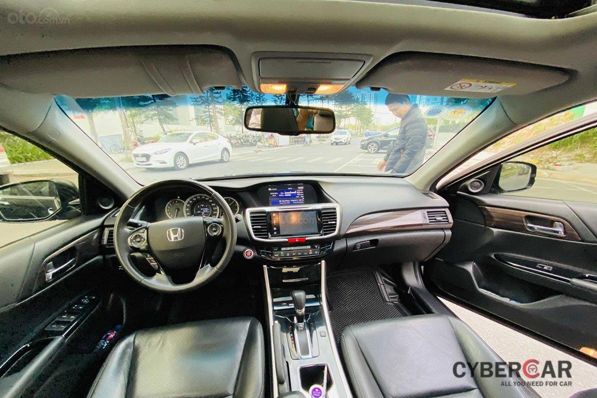 Không gian khoang cabin xe Honda Accord 2017 1