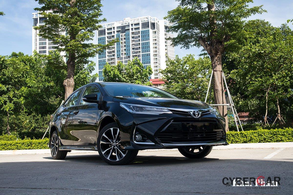 Toyota Corolla Altis.