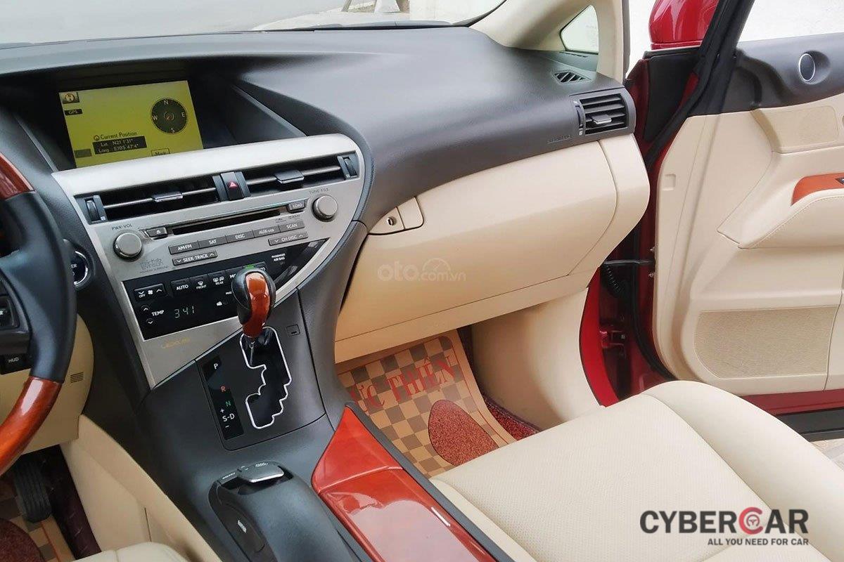 Bảng điều khiển trung tâm xe Lexus RX 450h 2010 1