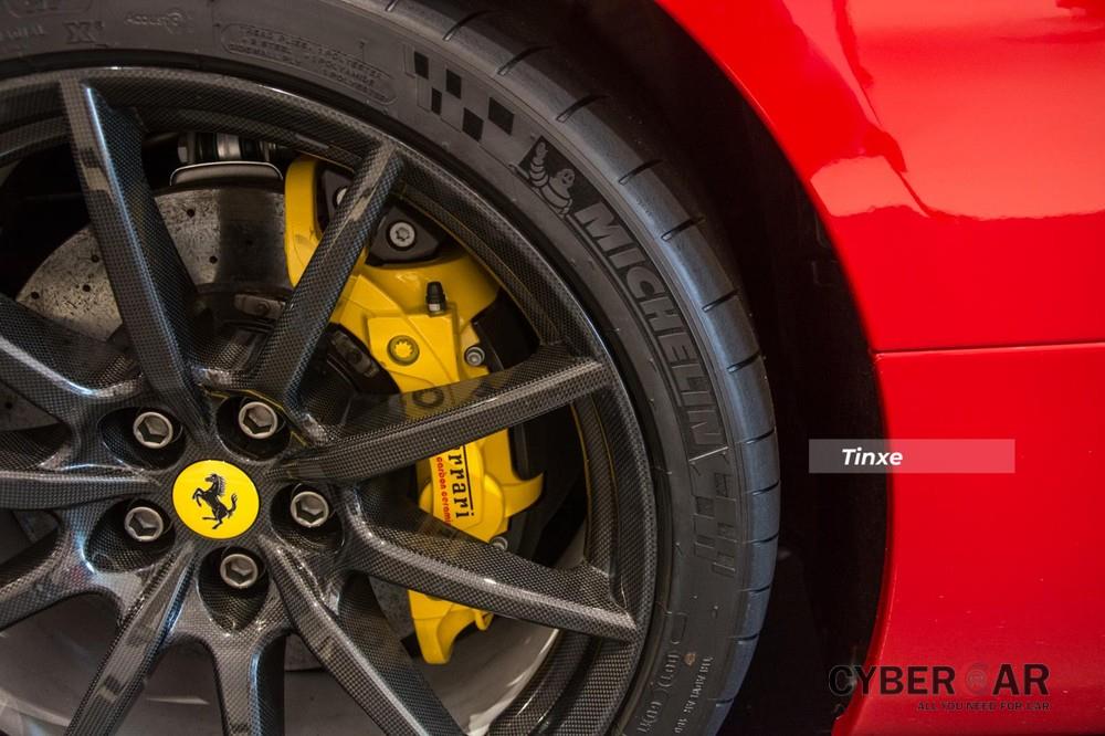 Ferrari SF90 Stradale Assetto Fiorano sẽ được trang bị lốp Michelin Pilot Sport Cup 2 