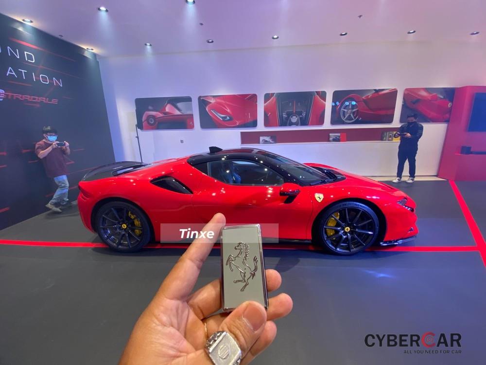 Để sở hữu siêu xe Ferrari SF90 Stradale chính hãng, các khách hàng Việt dự kiến bỏ ra số tiền 1,5 triệu đô la