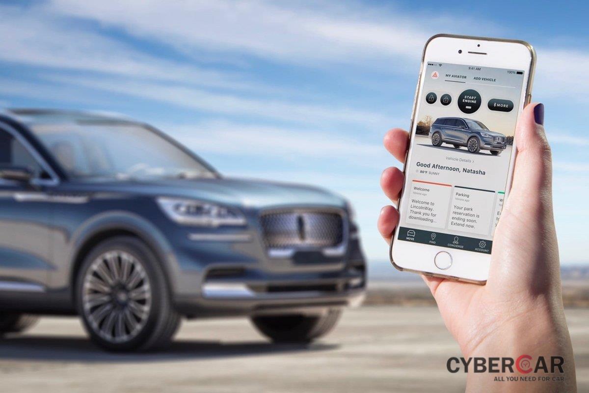 Chỉ với smartphone khách hàng có thể điều khiển xe từ xa.