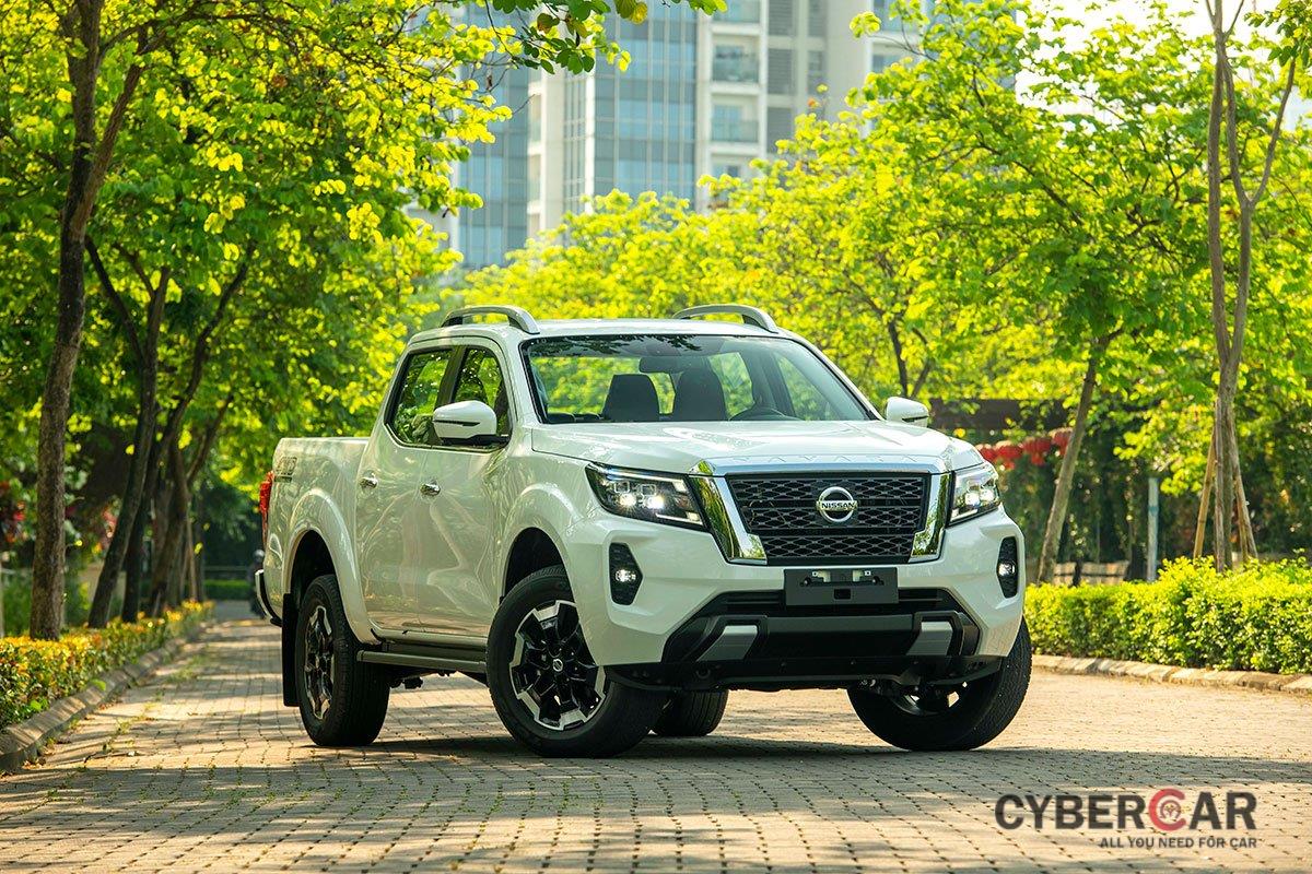 Chốt giá 895 triệu đồng, Nissan Navara 4WD 2021 có gì đấu Ford Ranger?a2