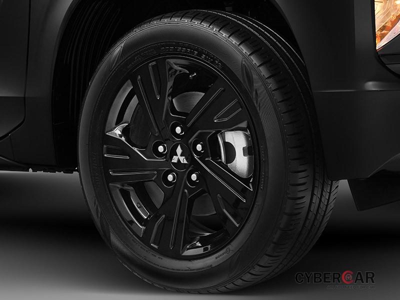 Vành sơn đen của Mitsubishi Xpander Rockford Fosgate Black Edition 2021